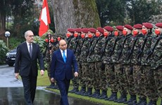 瑞士联邦总统居伊·帕默林主持仪式欢迎越南国家主席阮春福到访