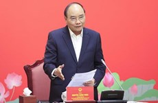 越南国家主席阮春福主持召开国防安全理事会第一次会议