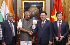 越南国会主席王廷惠会见印度喀拉拉邦首席部长皮纳拉伊·维贾扬