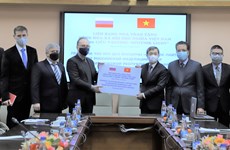 越南卫生部接收由俄罗斯援助的10万剂Sputnik Light新冠疫苗