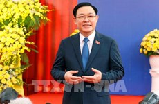 越南国会主席王廷惠：着力稳定宏观经济大盘