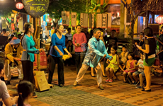 越南广南省会安古镇不可错过的独特文化——发牌唱曲