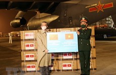 越南接收由中国国防部捐赠的30万剂新冠疫苗