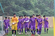 越南U23足球队启程前往阿联酋参加2022年“迪拜杯”国际U23足球锦标赛