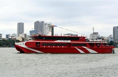 岘港至李山岛高速船正式开通