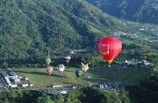 宣光省2022年第一届国际热气球节开幕