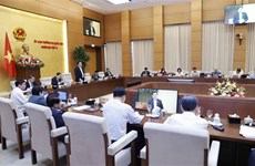 越南第十五届国会常委会第十一次会议：及时出台支持经济社会复苏发展的各项政策