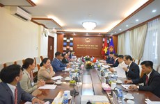 进一步推动越南与老挝在教育培训领域的合作
