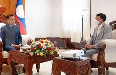 老挝国会主席：越南国会主席访问老挝为促进两国伟大友谊作出积极贡献