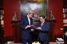 越南政府总理范明政会见美国总统气候问题特使约翰·克里