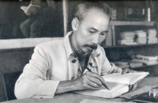 胡志明主席诞辰132周年：纪录片《胡志明—创造和平文化之旅》上映