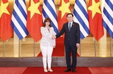 越南国会主席王廷惠会见希腊总统卡特里娜·萨克拉罗普