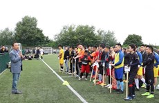 旅居英国越南人举办2022年足球比赛