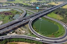越南第十五届国会第三次会议：快速发展高速公路体系  满足经济增长的需求