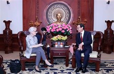 越南胡志明市市委书记会见美国副国务卿