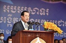 越南共产党领导热烈祝贺柬埔寨人民党建党71周年