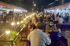 热闹非凡的岘港美食节颇受游客的关注