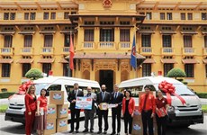 越南红十字会接收阿曼苏丹国援助的医疗设备和物资