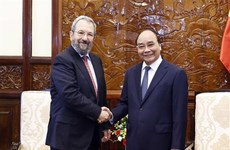 越南国家主席阮春福会见以色列前总理巴拉克