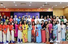 为越南语国际传播事业做出贡献