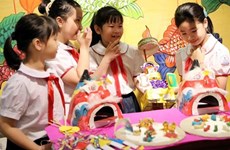 越南国家主席阮春福向全国少年儿童致以中秋节的祝福
