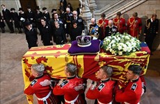 越南外长裴青山出席英国伊丽莎白二女王葬礼
