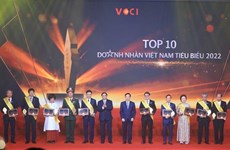 越南政府总理范明政出席2022年越南十名优秀企业家表彰会
