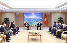 越南政府总理范明政会见阿迪达斯集团首席执行官卡斯帕·罗斯特