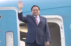 越南政府总理范明政启程对柬埔寨进行正式访问并主席东盟峰会