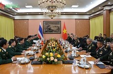 越南人民军副总参谋长与泰国皇家陆军总司令举行会谈