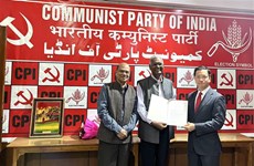 越南共产党与印度共产党愿在多边论坛上保持积极配合