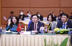 越南国会主席王廷惠出席东盟议会联盟大会执行委员会会议