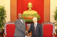 乌干达总统圆满结束对越南进行的正式访问之旅