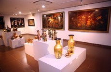 越南磨漆产品展览会：介绍100多件独特磨漆产品及产品组