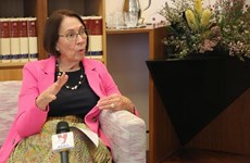 澳大利亚参议院议长苏·莱恩斯：澳方十分重视与越方的关系