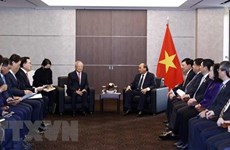越南国家主席阮春福会见在越南投资的韩国大型企业代表