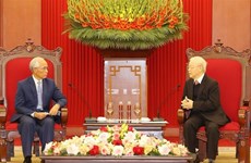 越共中央总书记阮富仲会见老挝人民革命党中央宣训部高级代表团