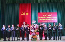 越南通讯社与越南人民军304师举行传统见面会
