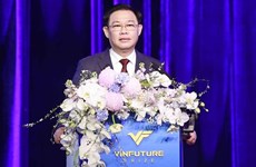 越南国会主席王廷惠出席Vinfuture 科技奖颁奖典礼