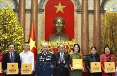 越南国家主席阮春福会见“好人好事”代表