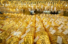 1月10日上午越南国内黄金价格每两徘徊在6700万越盾的价位