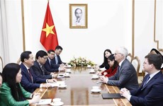 越南政府副总理黎明慨希望美国半导体行业协会助力越南半导体产业的发展
