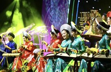 ​ 2023年 “家乡之春”艺术交流活动向海外越南人送年味