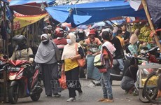 印尼总统：印尼新冠肺炎疫情正从大流行过渡到地方性流行