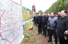 越南总理范明政视察河内首都区四环路建设项目