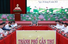越南政府总理范明政： 高速公路早一天竣工 九龙江三角洲地区早一天受益