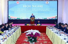 越南政府总理范明政：着力落实三项核心任务  提升职工的生活水平 
