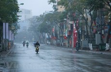 越南北部和北中部出现毛毛雨和有雾天气