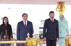 越南政府总理范明政开始对文莱进行正式访问