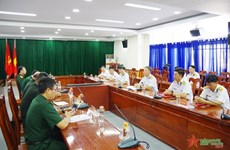 越南海军学院与柬埔寨军事武官和新加坡海军代表团举行工作会谈